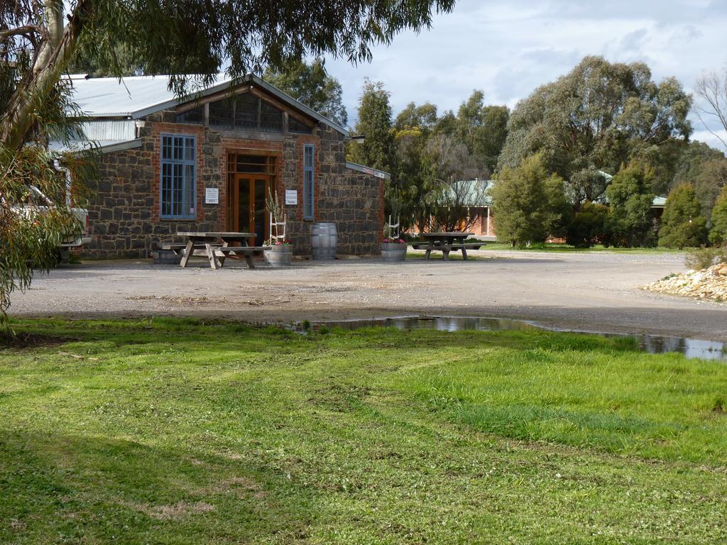 Summerfield Winery And Accommodation Pyrenees Exterior photo